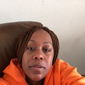 Meet your Posher, Ebony